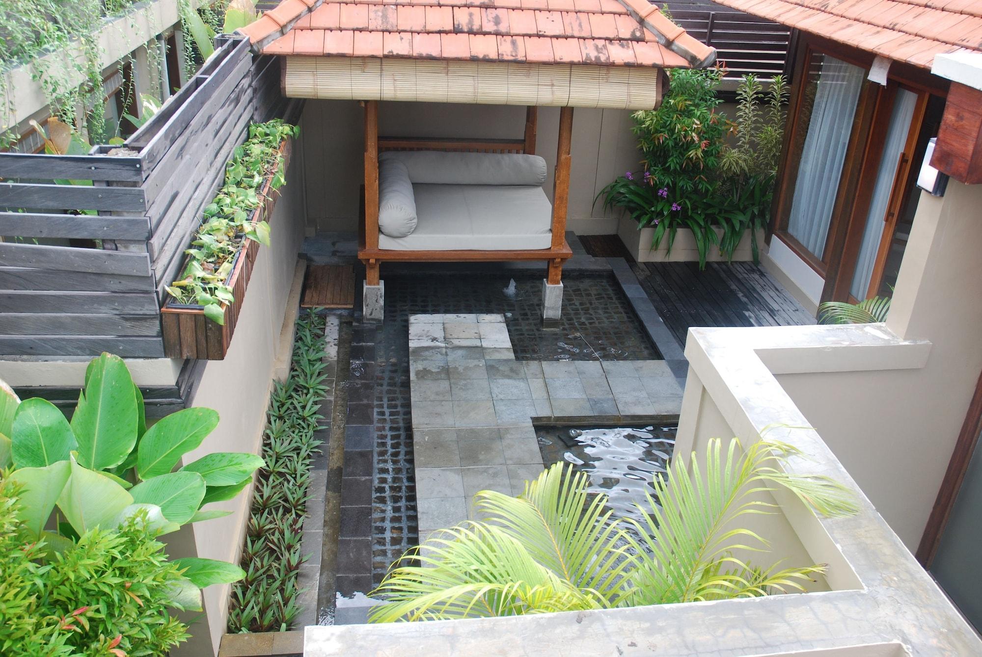 Ubud Village Hotel Exterior photo