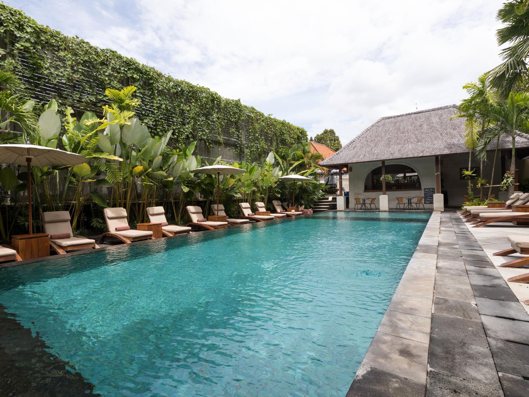 Ubud Village Hotel Exterior photo